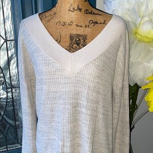 Women's V-Neck Sweater - Cream